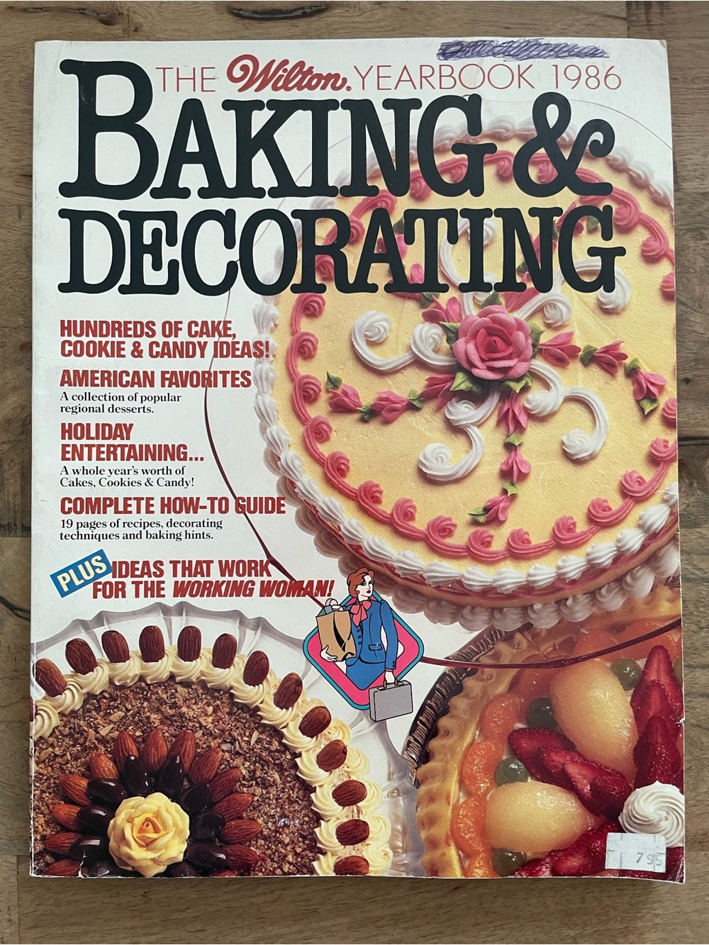 Wilton Cake Decorating Yearbook 1986 Snoopy Red Baron Masters of the Universe